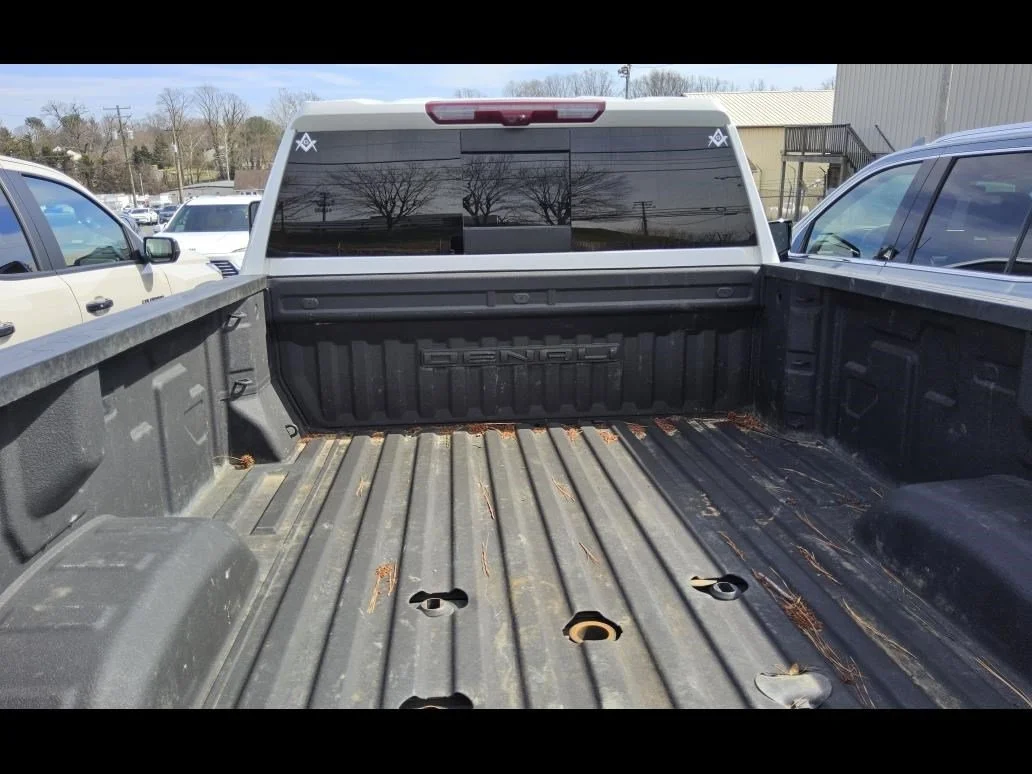 Used 2024 Summit White GMC Denali DRW image 2
