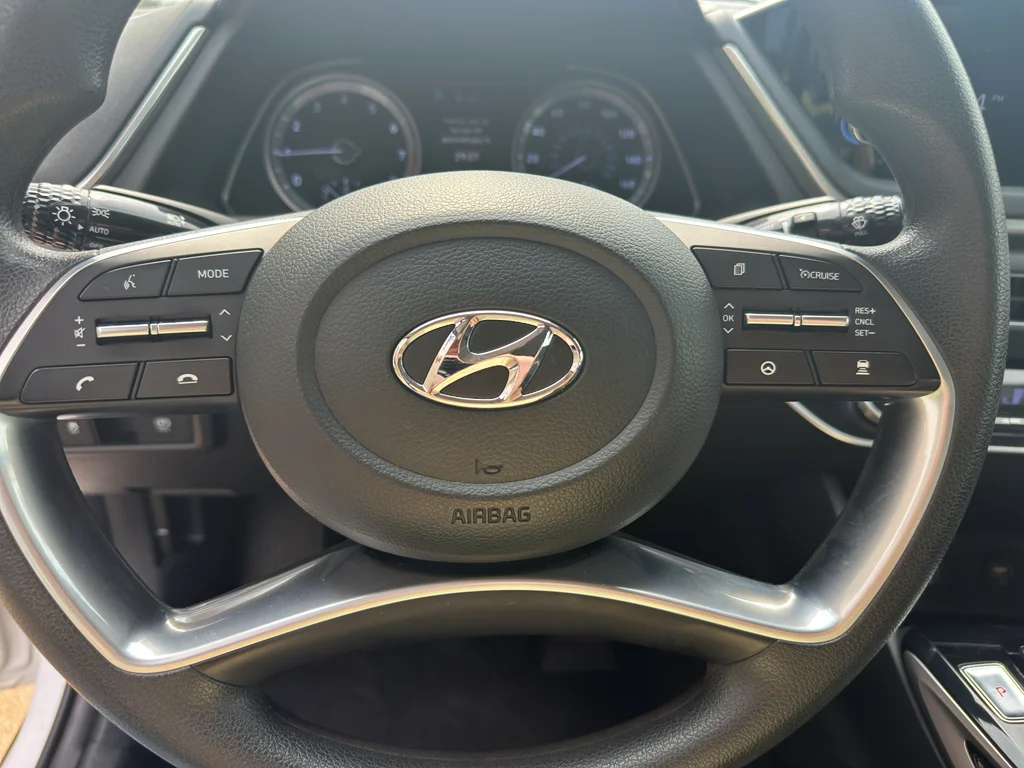 Used 2023 Serenity White Hyundai SEL image 15