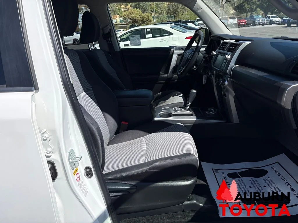 Used 2017 Super White Toyota SR5 image 21