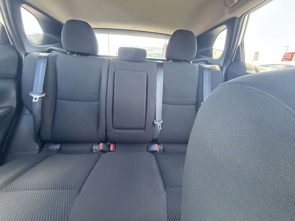 Used 2018 White Nissan S image 21
