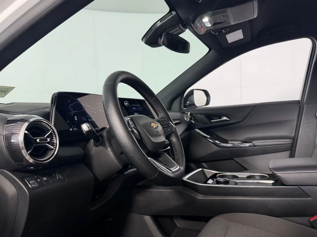 Used 2026 White Chevrolet LT image 21