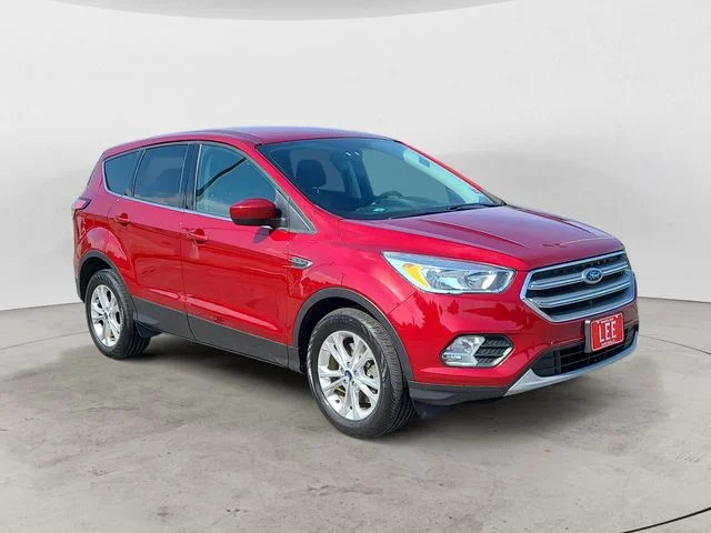 Used 2017 Red Ford SE image 7