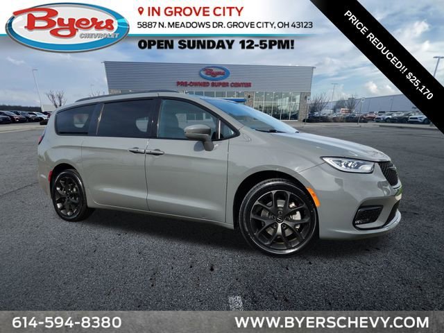 2021 Chrysler Pacifica Touring L's photo