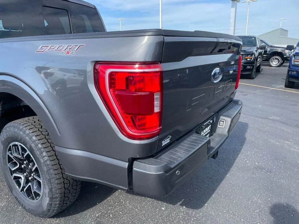 Used 2023 Gray Ford XLT image 32