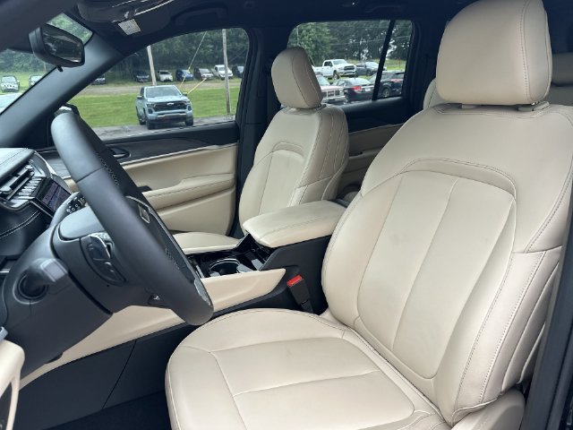 Used 2023 Black Jeep Limited image 16