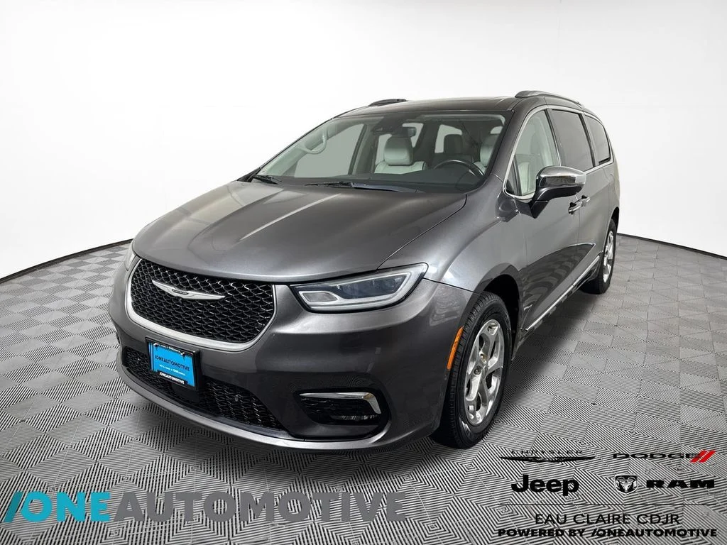 2021 Chrysler Pacifica Limited's photo