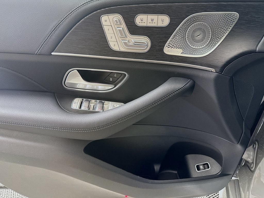 New 2026 MANUFAKTUR Alpine Grey Mercedes-Benz GLS 450 image 54