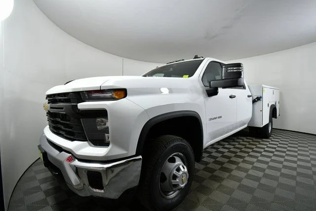 New 2026 Summit White Chevrolet Work Truck image 6