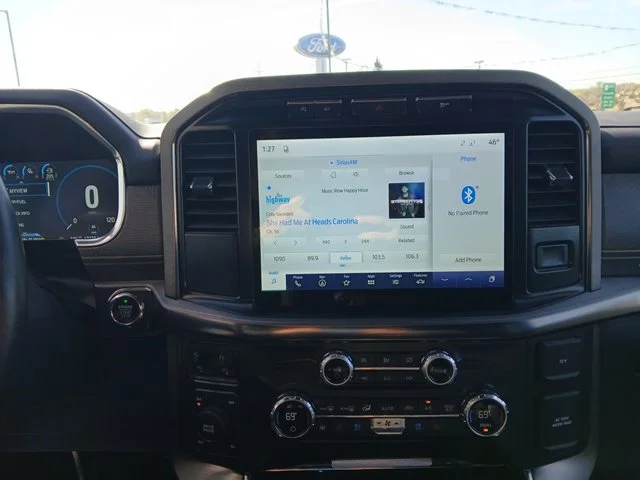 Used 2021  Ford Platinum image 18