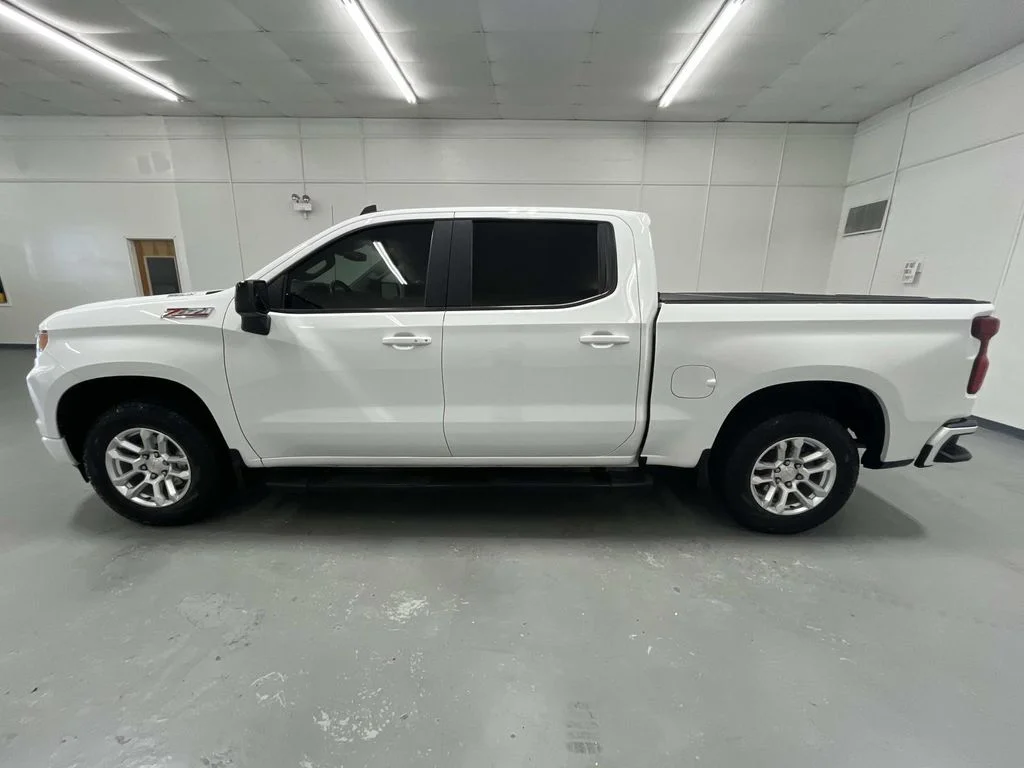 Used 2023 Summit White Chevrolet RST image 5