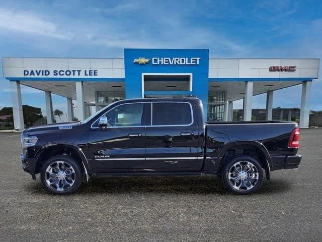 Used 2022 Diamond Black C Ram Limited image 15