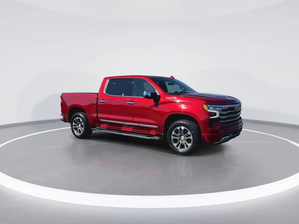 Used 2023 Red Chevrolet High Country image 2