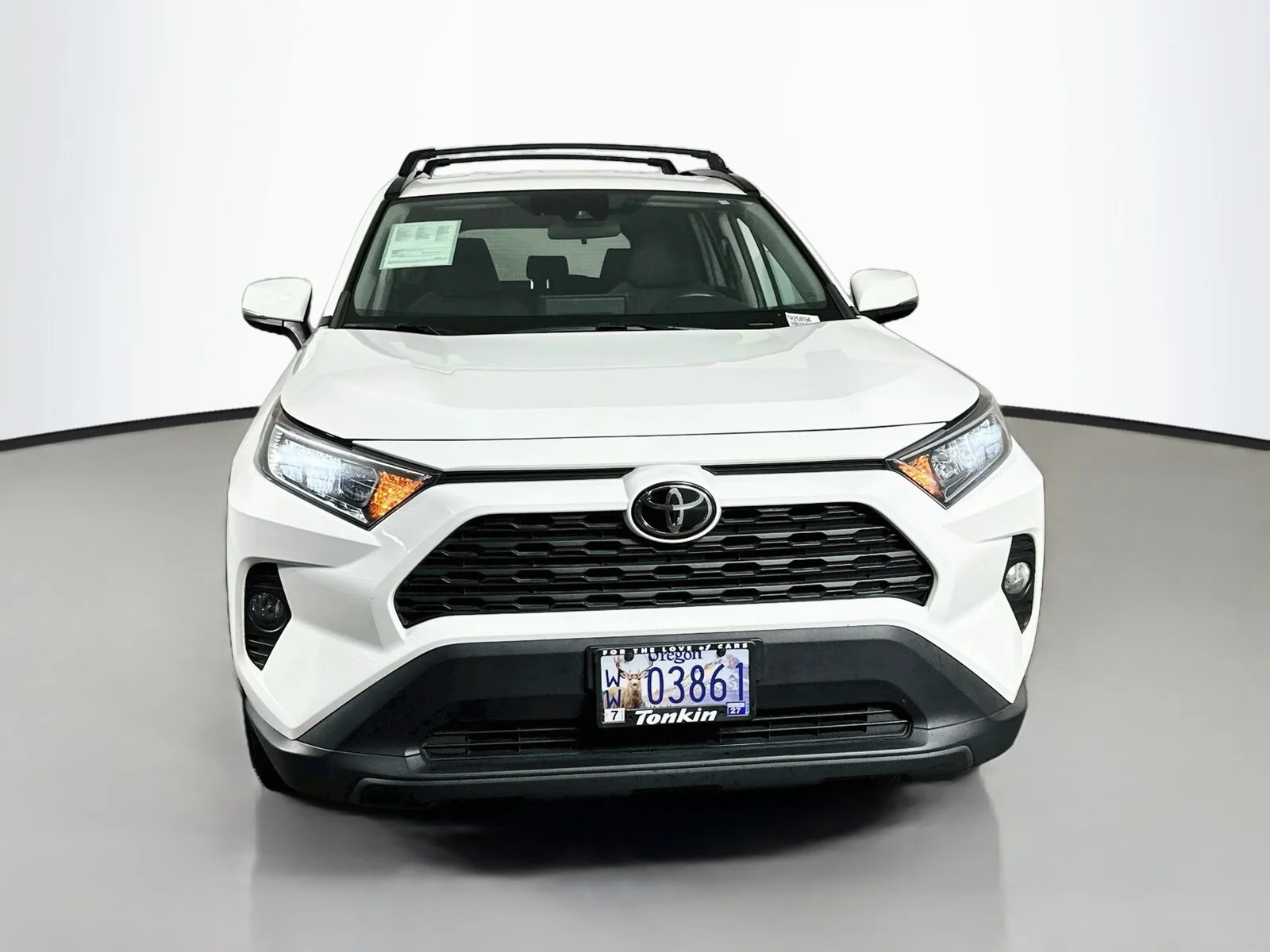 Used 2021 Super White Toyota XLE image 2