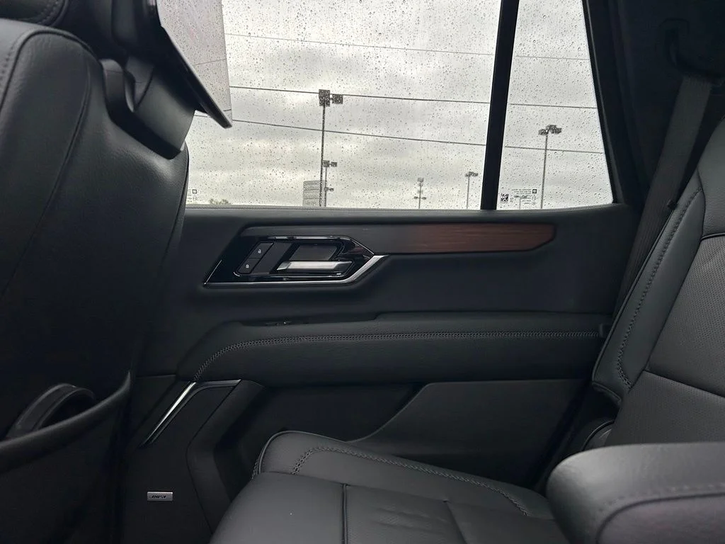 Used 2025 White GMC Denali image 28