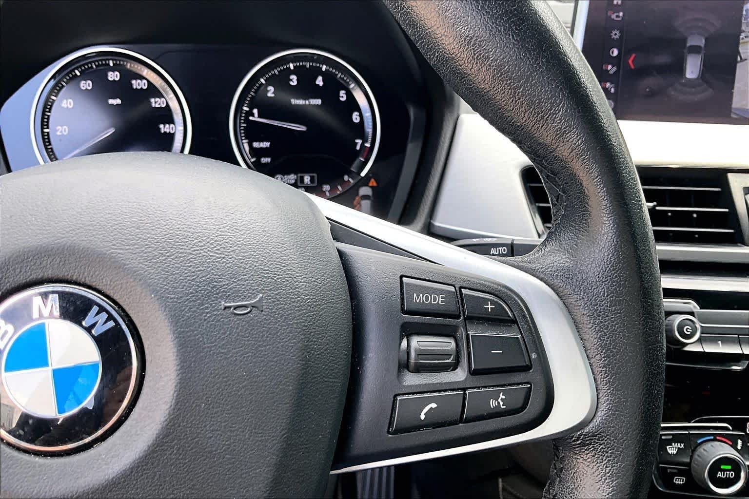 Used 2020 Mineral Gray Metallic BMW sDrive28i image 15