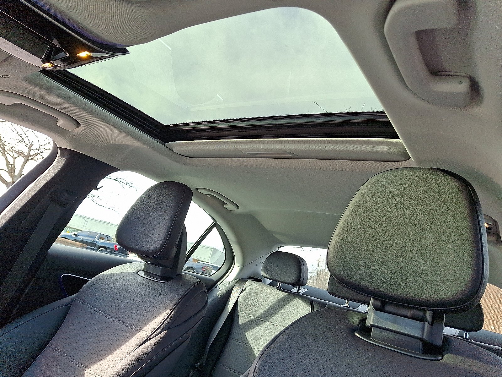 2025 Mercedes-Benz C-Class Sedan C 300 - Photo 14