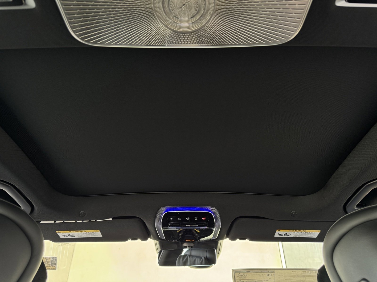 New 2026 MANUFAKTUR Moonlight White Metallic Mercedes-Benz S 580 image 31