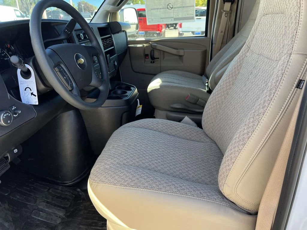 2025 Chevrolet Express Cargo Work Van - Photo 13