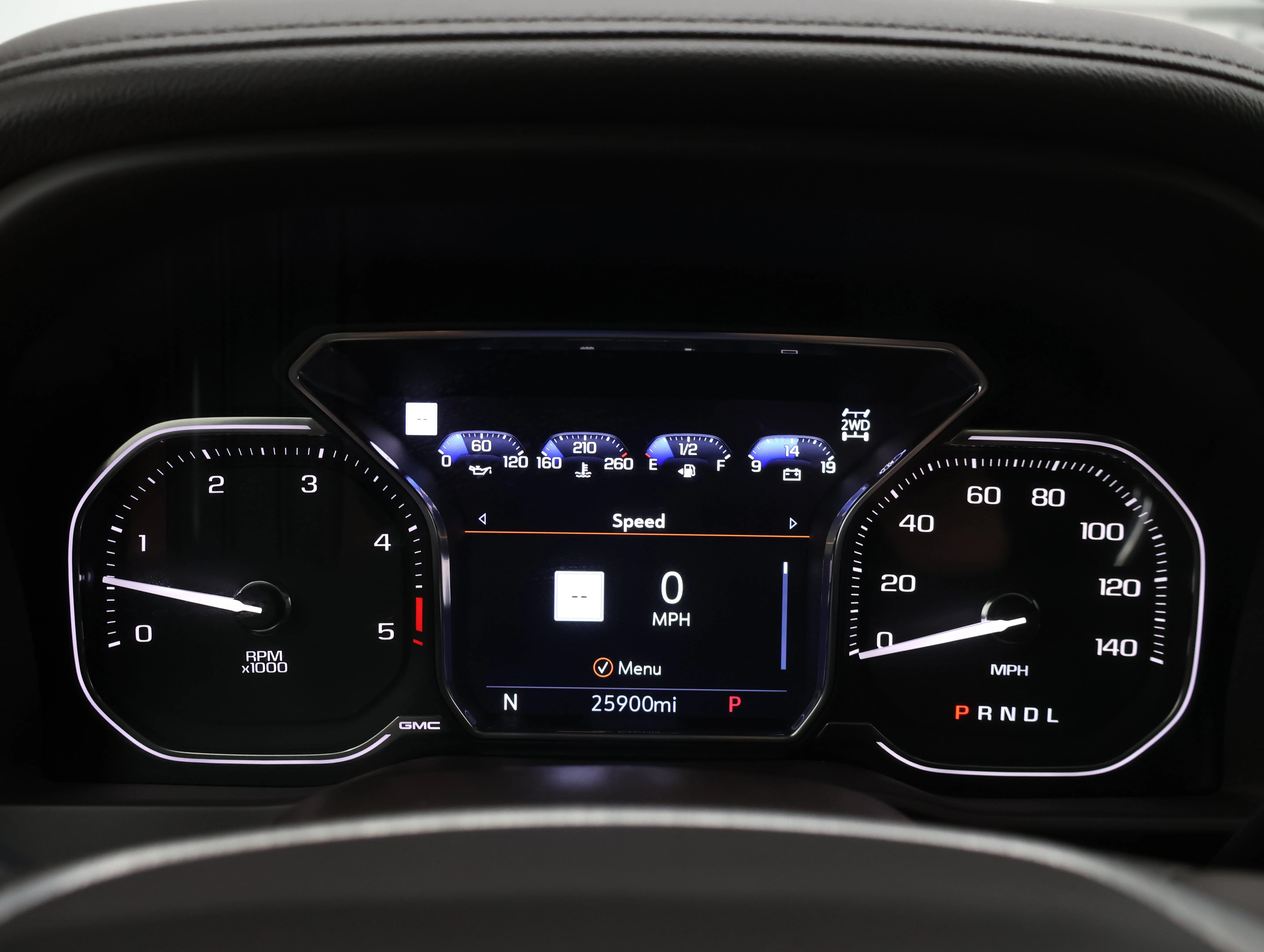 Used 2022 White Frost Tricoat GMC Denali image 10