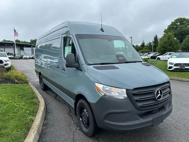 New 2026 Blue Gray Mercedes-Benz Cargo 170 WB image 7