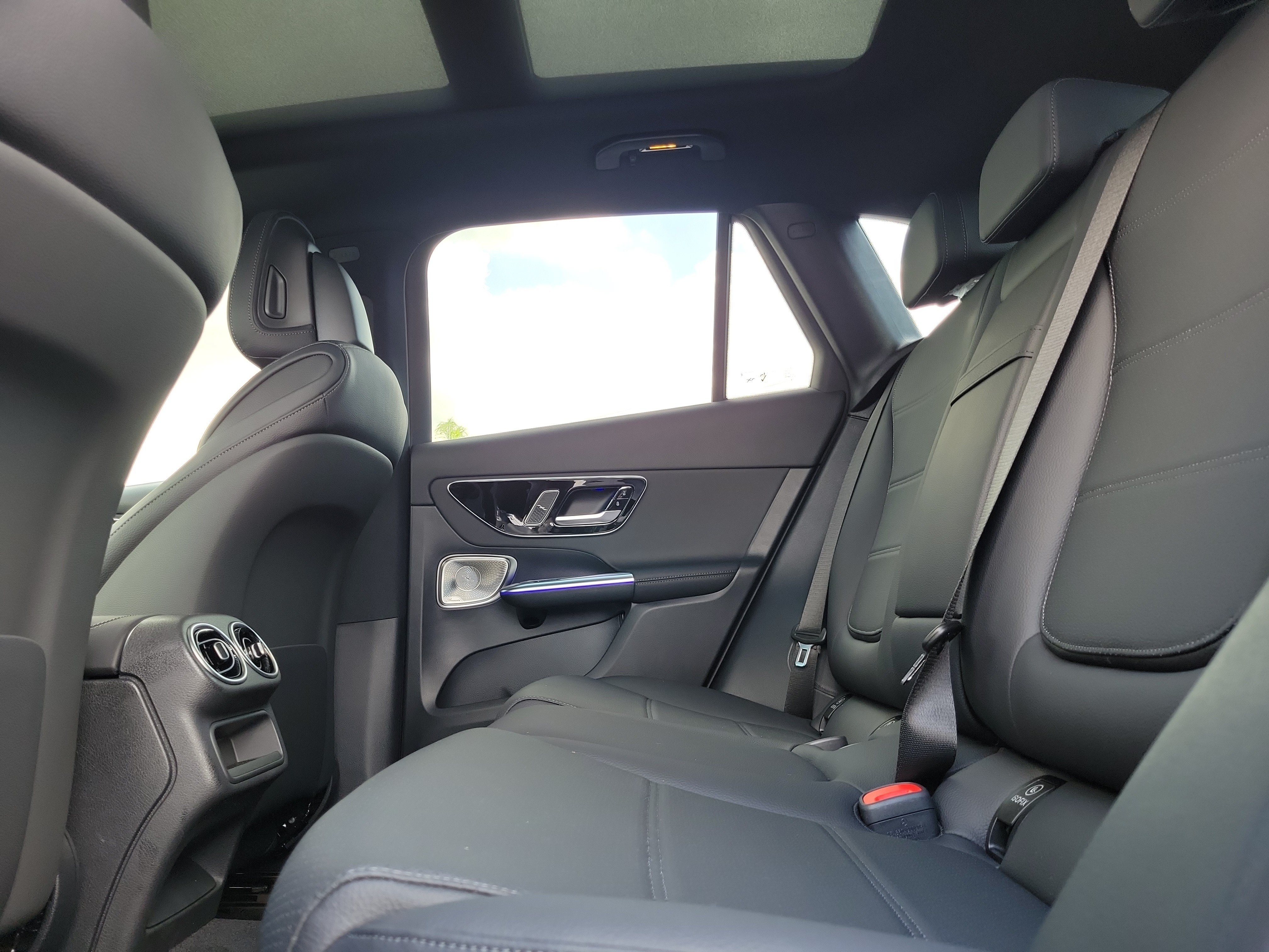 New 2026 MANUFAKTUR Alpine Grey Mercedes-Benz GLC 300 image 41