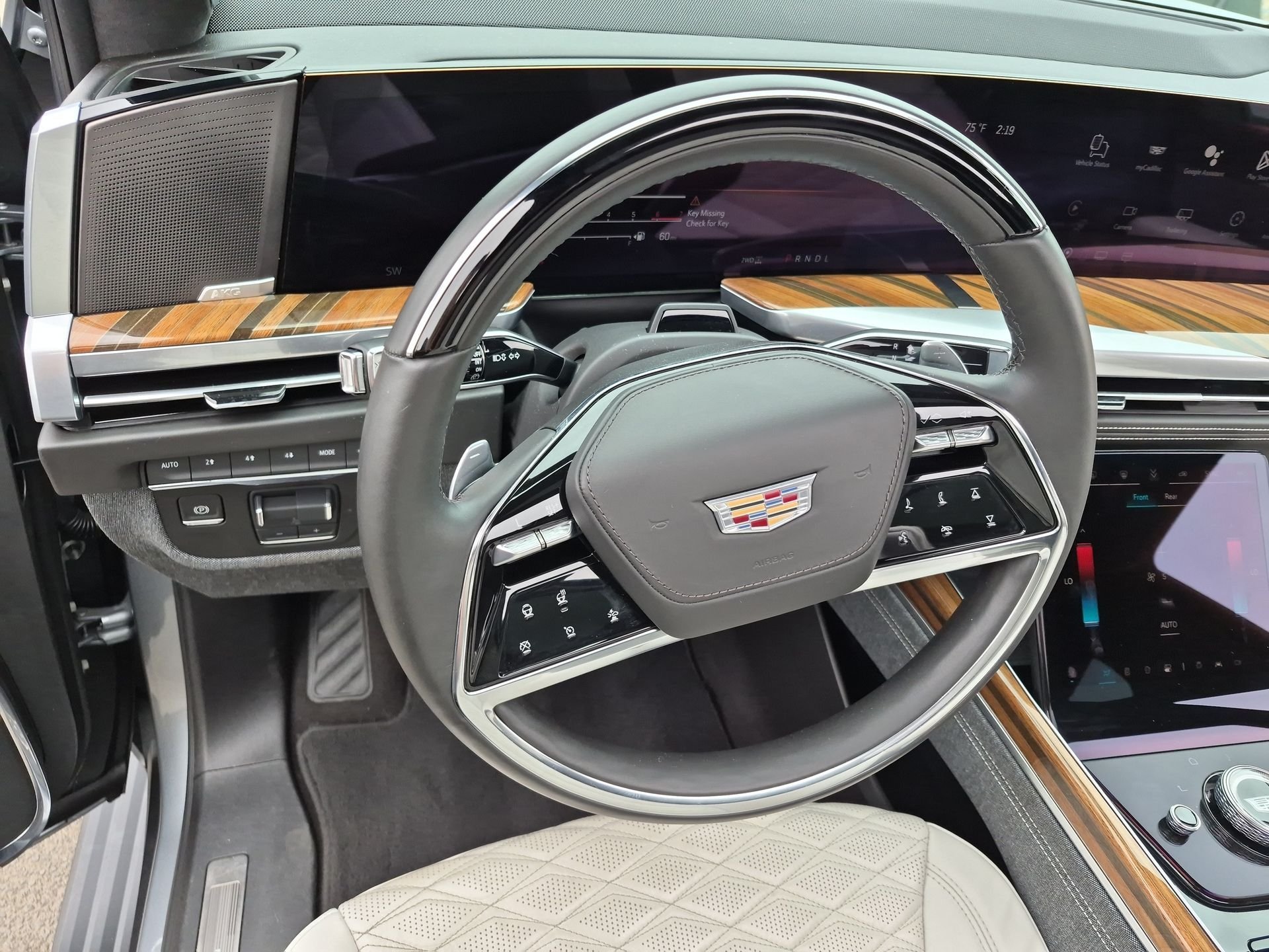 Used 2025 Silver Cadillac Sport Platinum image 11