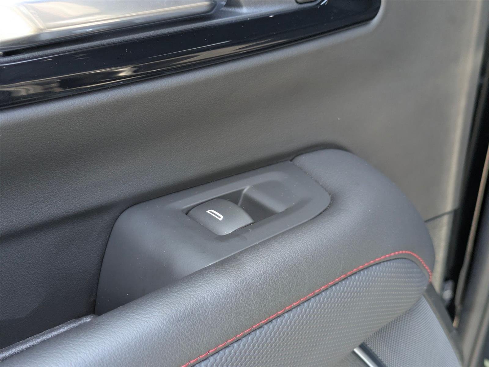 Used 2025 Black Chevrolet RST image 27