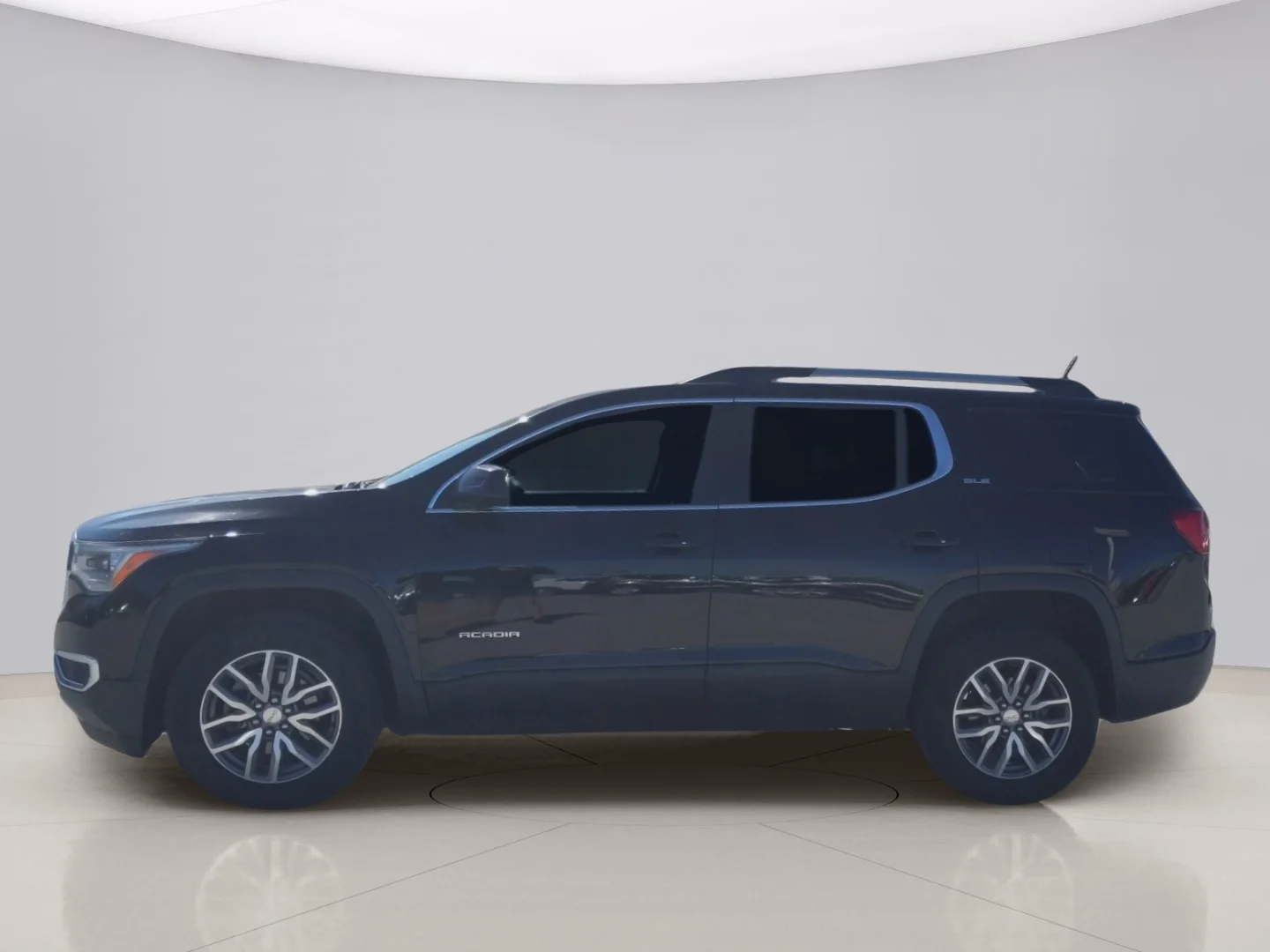 Used 2017 Black Gmc SLE image 2