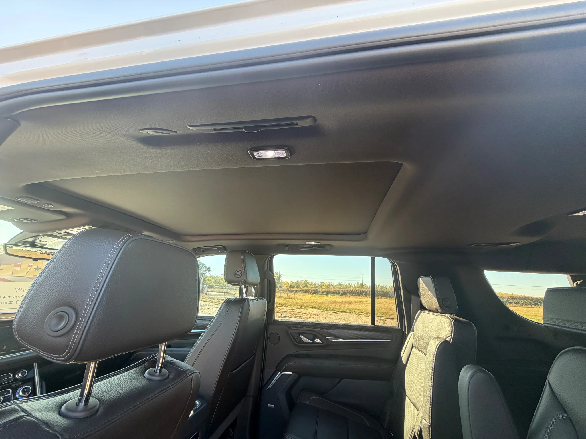 Used 2022 White Frost Tricoat GMC Denali image 17