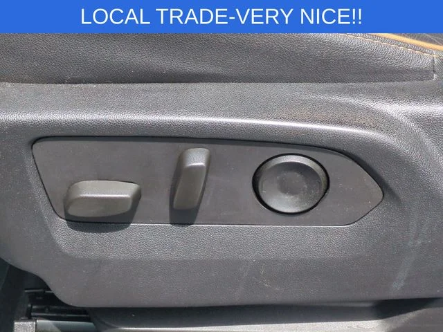 Used 2023 White GMC AT4 image 23