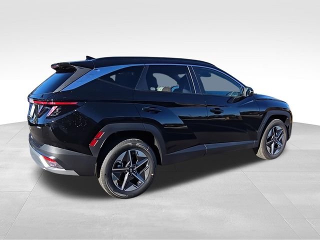 Used 2025 Black Hyundai SEL Convenience image 9