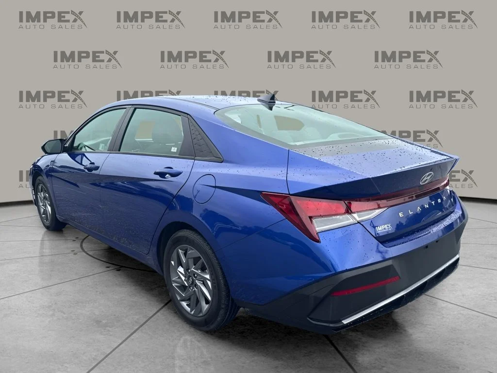 Used 2024 Blue Hyundai SEL image 2