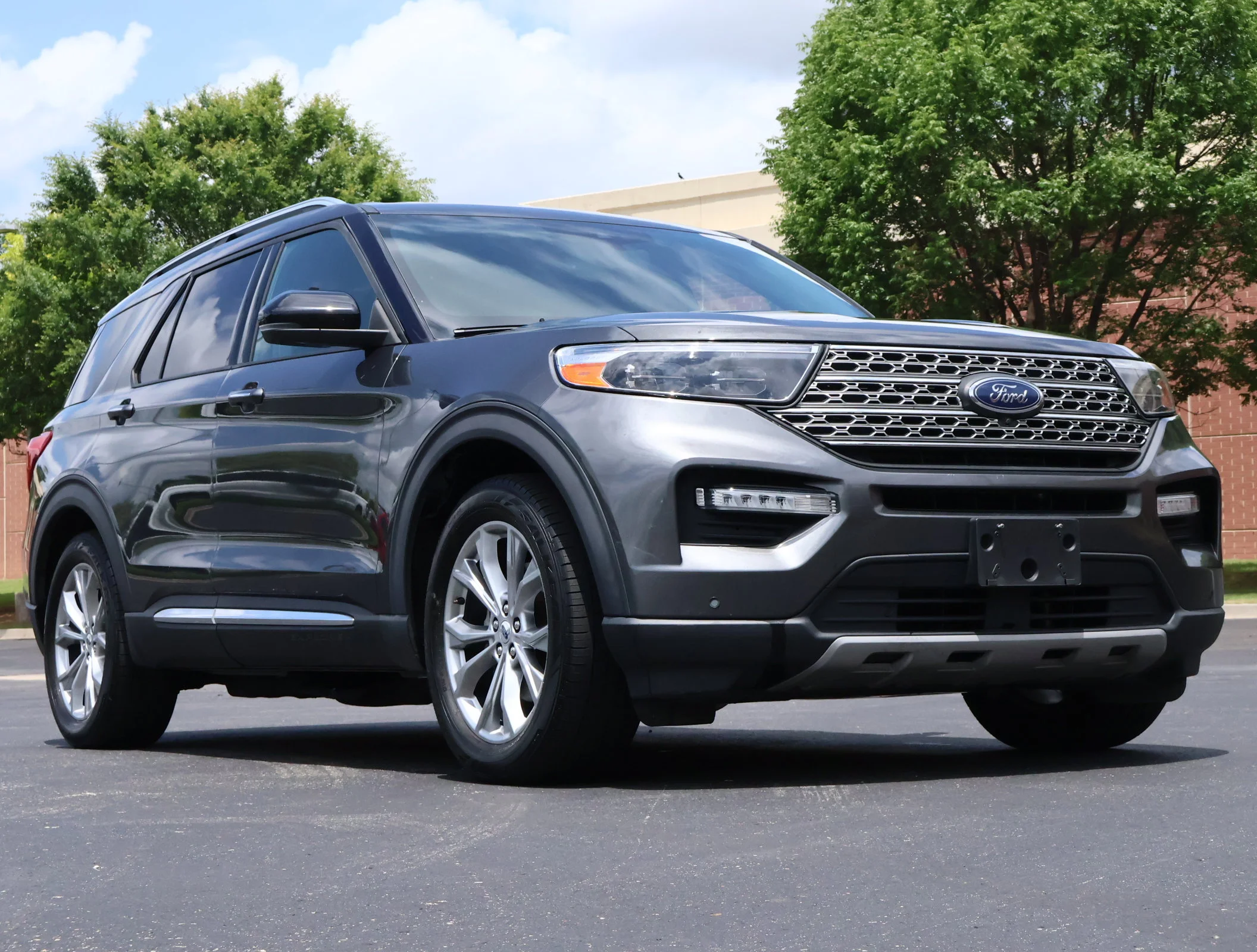 2020 Ford Explorer Limited RWD's photo