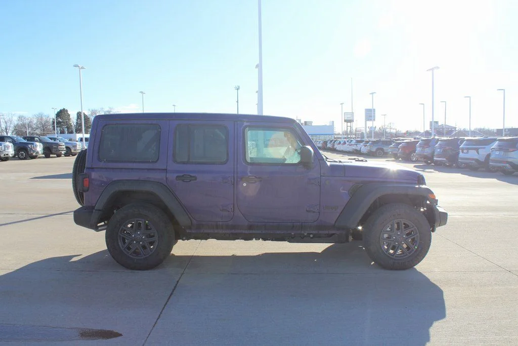 New 2026 Reign Exterior Paint Jeep Sport S image 2