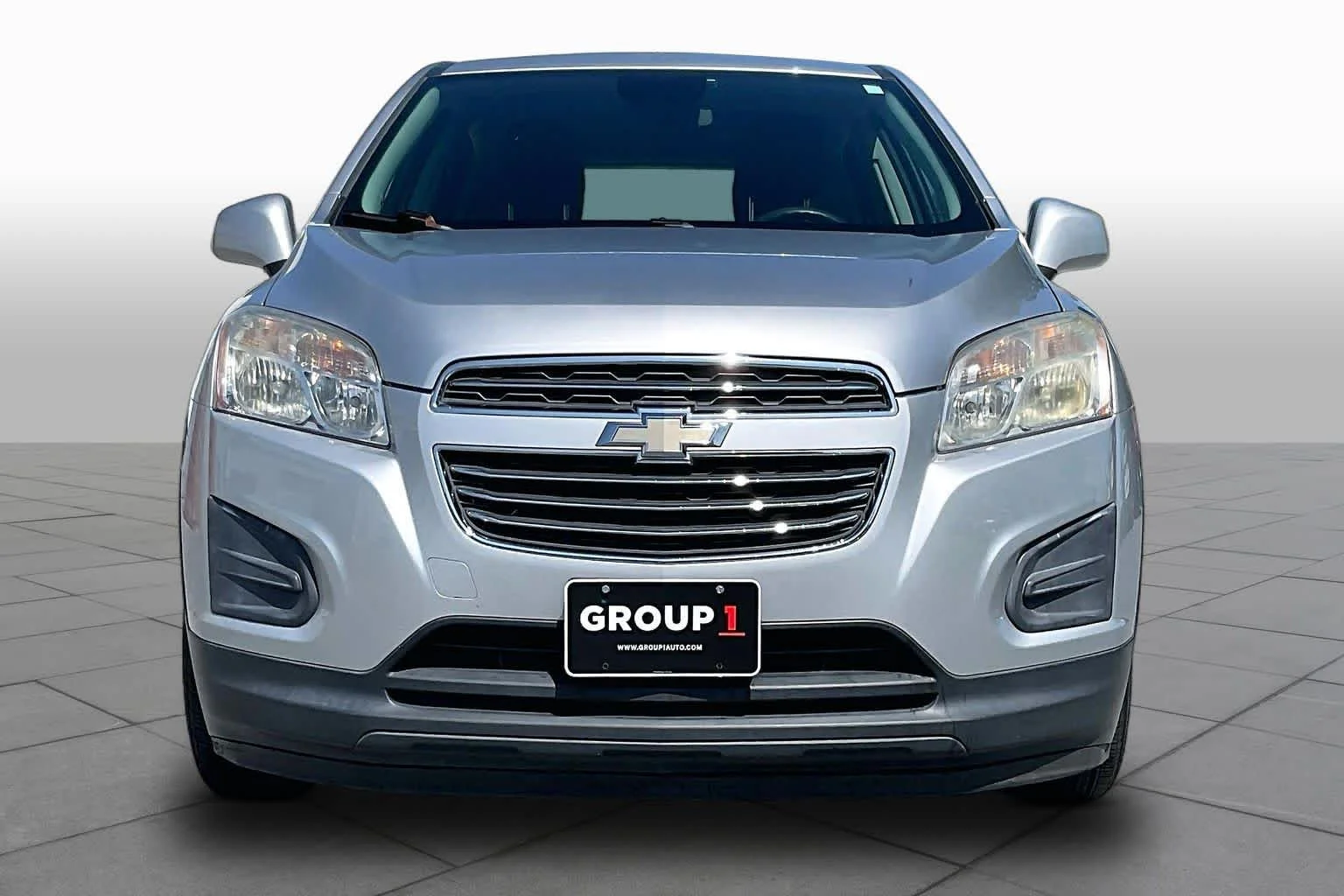 Used 2016 Silver Ice Metallic Chevrolet LS image 3
