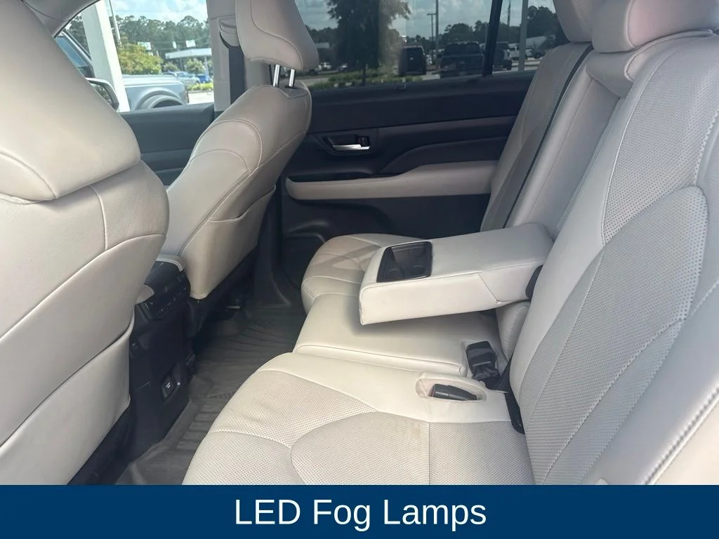 Certified Used 2024 Wind Chill Pearl Toyota Limited image 16