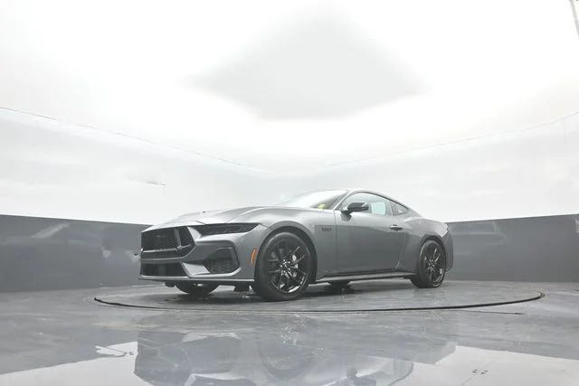 Certified Used 2025 Gray Metallic Ford GT Premium image 32
