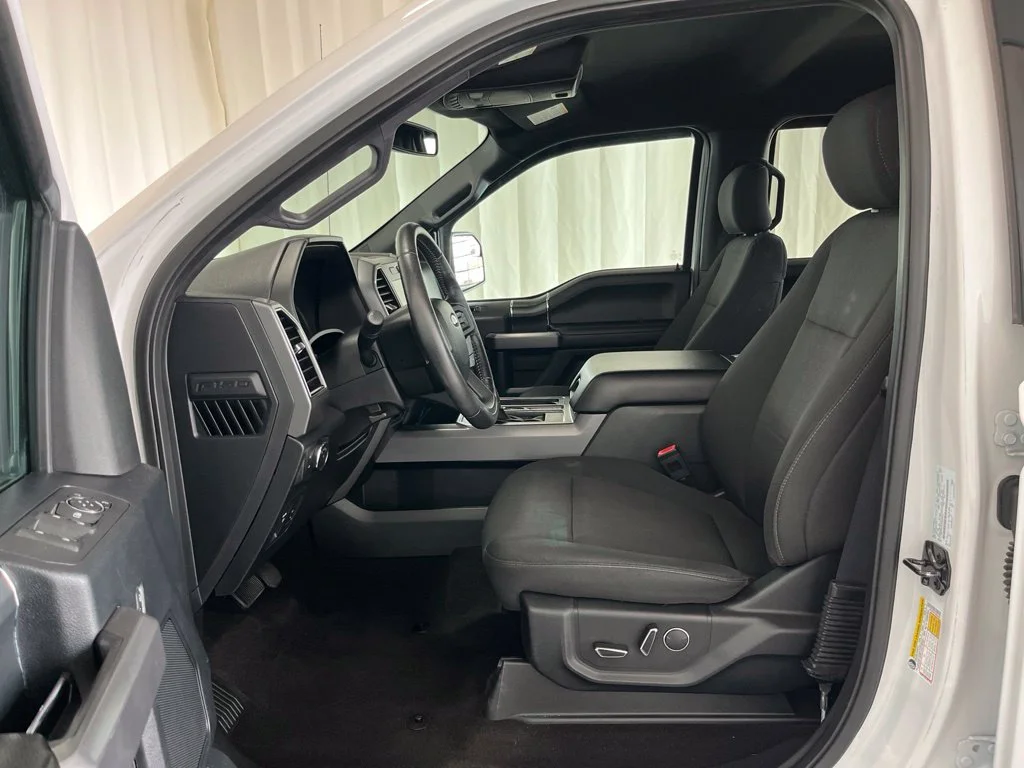 Used 2018 White Ford XLT image 3