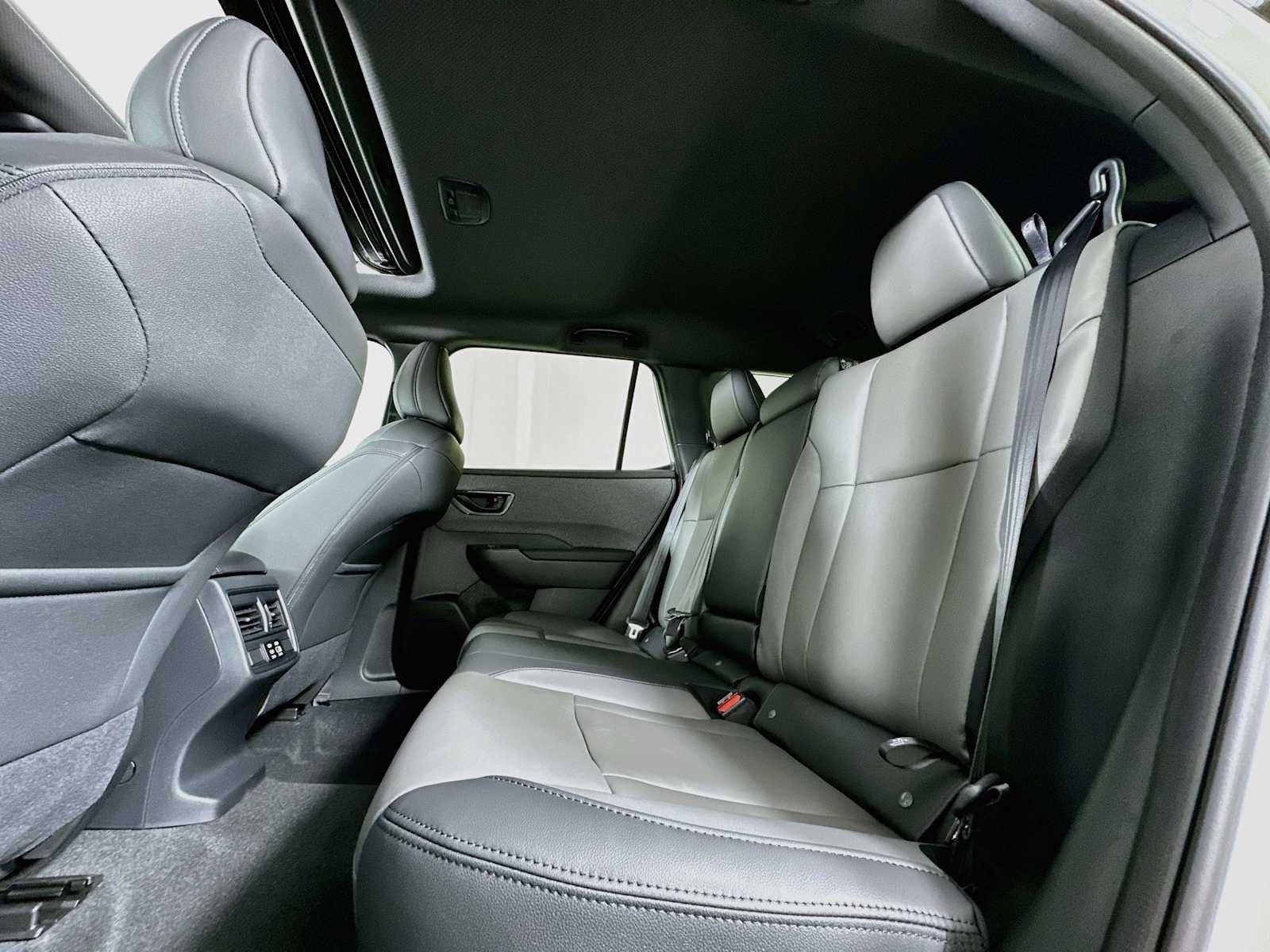 New 2026 CRYSTAL WHITE PEARL Subaru Premium image 23