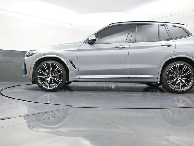 Used 2024 Gray BMW xDrive30i image 34