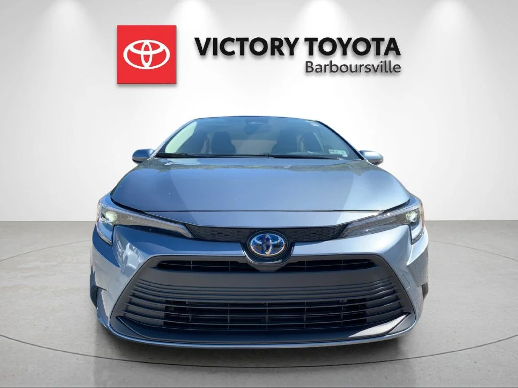 Used 2024  Toyota LE image 8