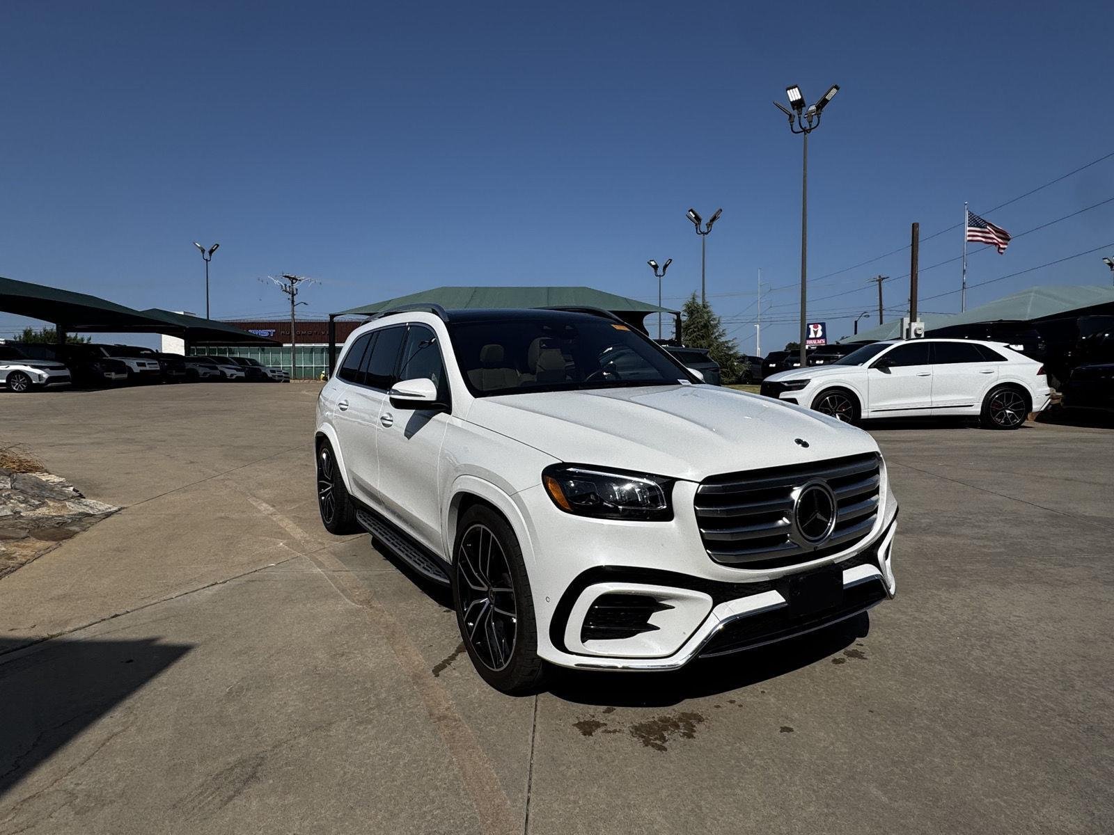 Used 2025 Moonlight White Metallic Mercedes-Benz GLS 450 4MATIC® image 13