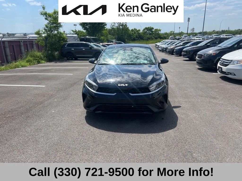 Used 2022 Black Kia LXS image 2