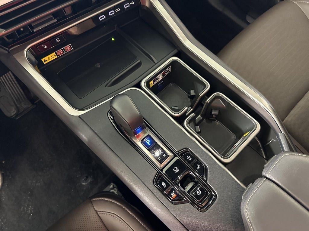 Used 2025 Pearl Lexus 350 Premium image 25