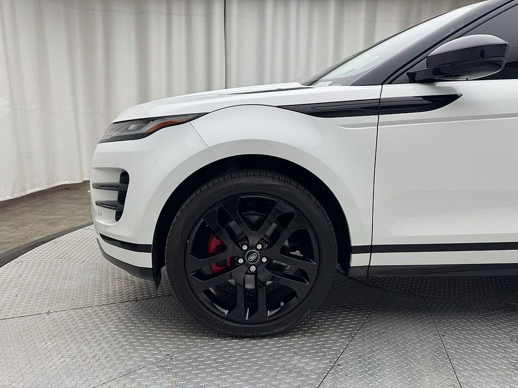 Used 2023 Fuji White Land Rover R-Dynamic SE image 7