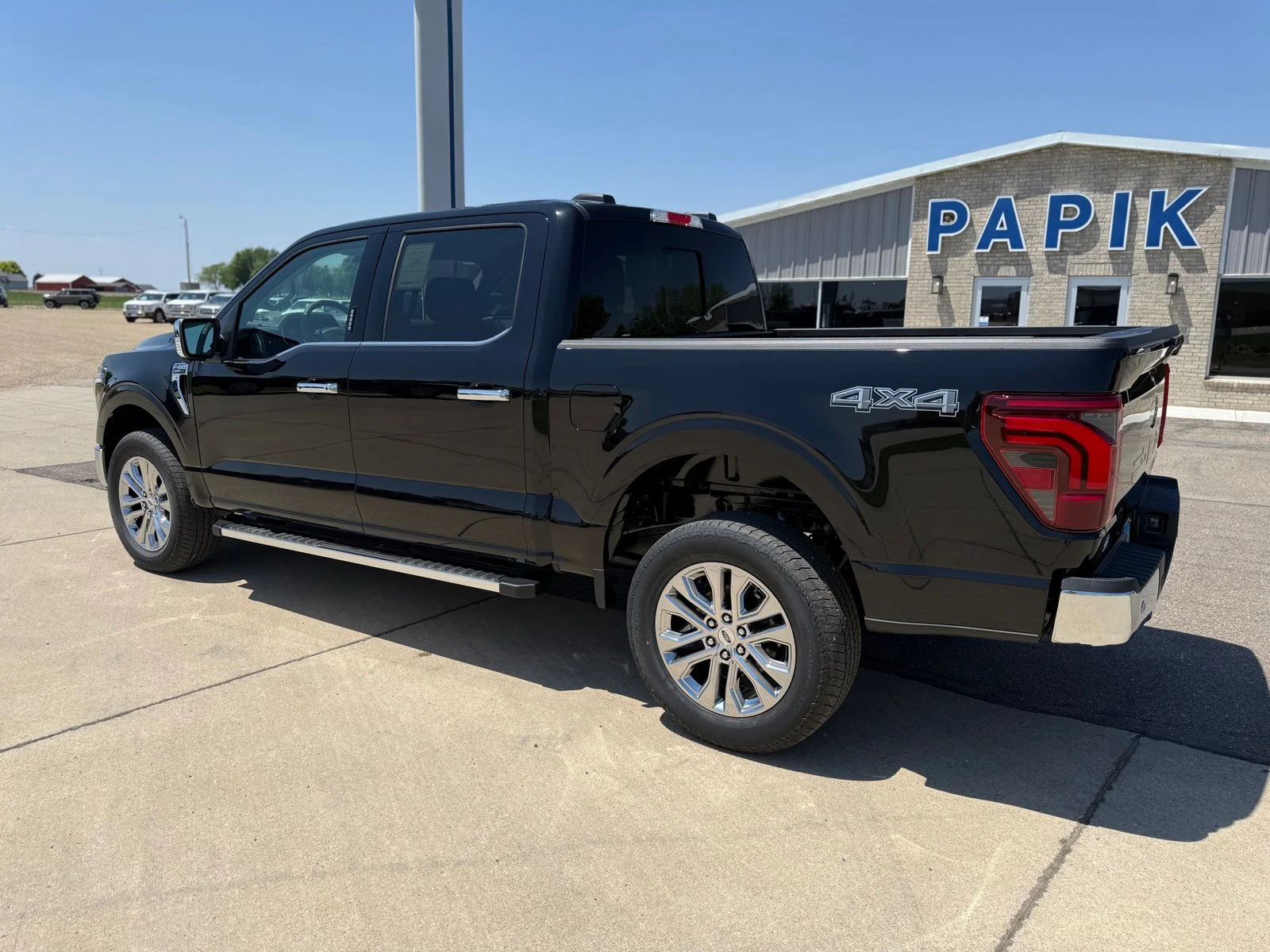 New 2026 Agate Black Metallic Ford Lariat® image 5