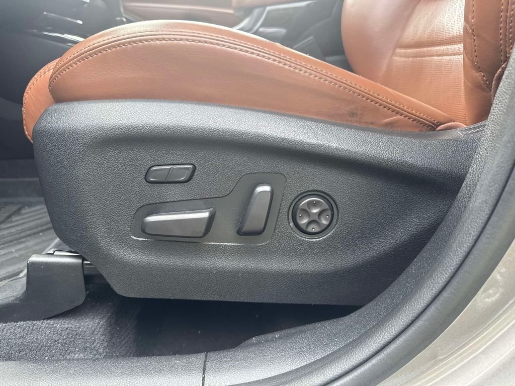 Used 2019 Silver Kia SX Limited image 16