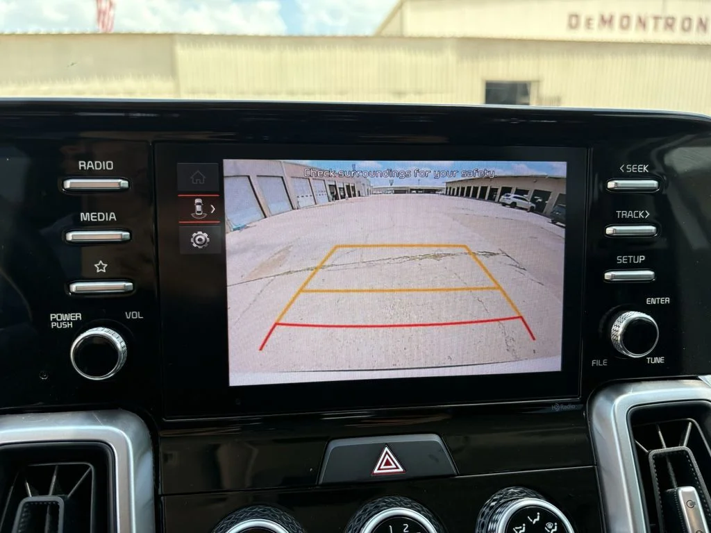Used 2023 Glacial White Pearl Kia LX image 21