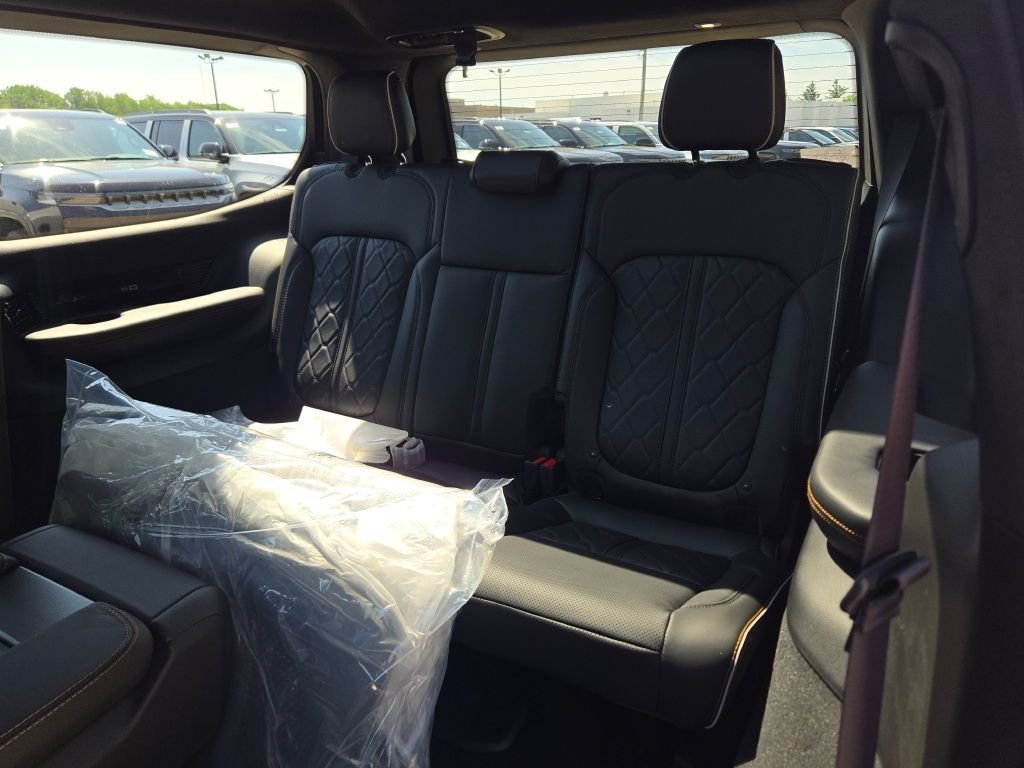 New 2026 Fathom Blue Pearl-Coat Exterior Paint (Late Availability) Jeep Summit Reserve image 21