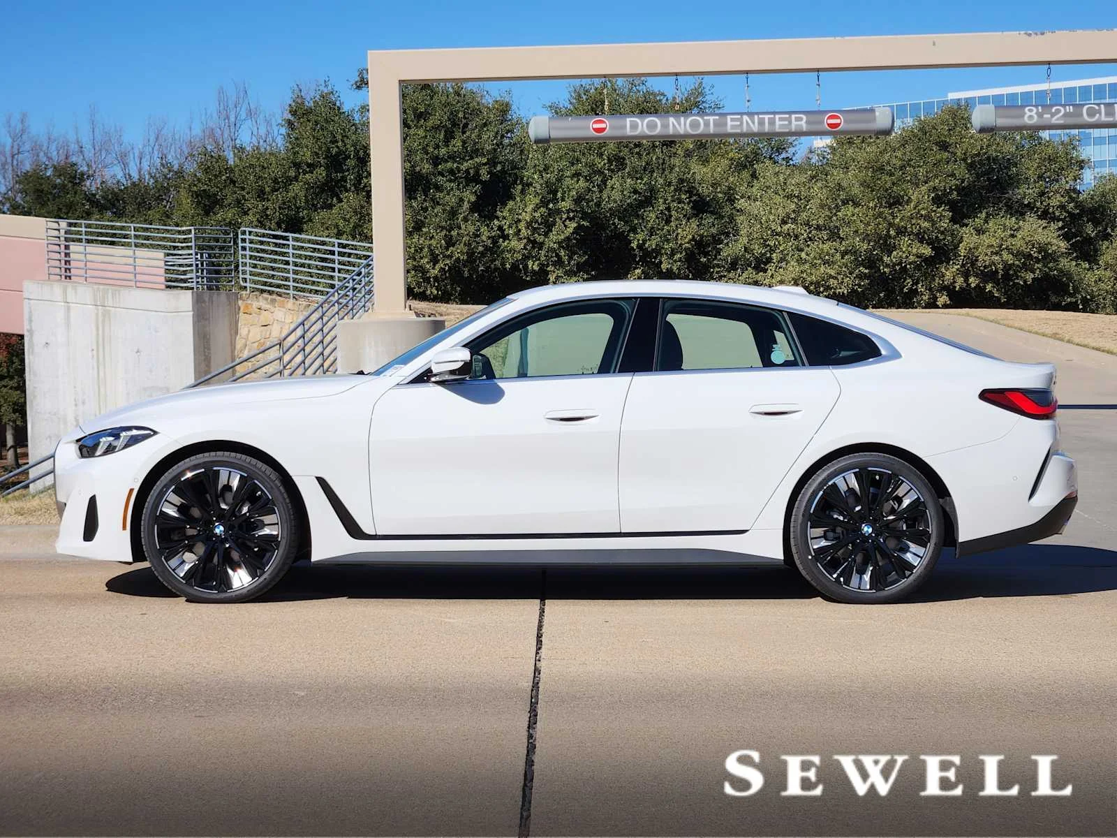 New 2026 Alpine White BMW 430i xDrive image 2